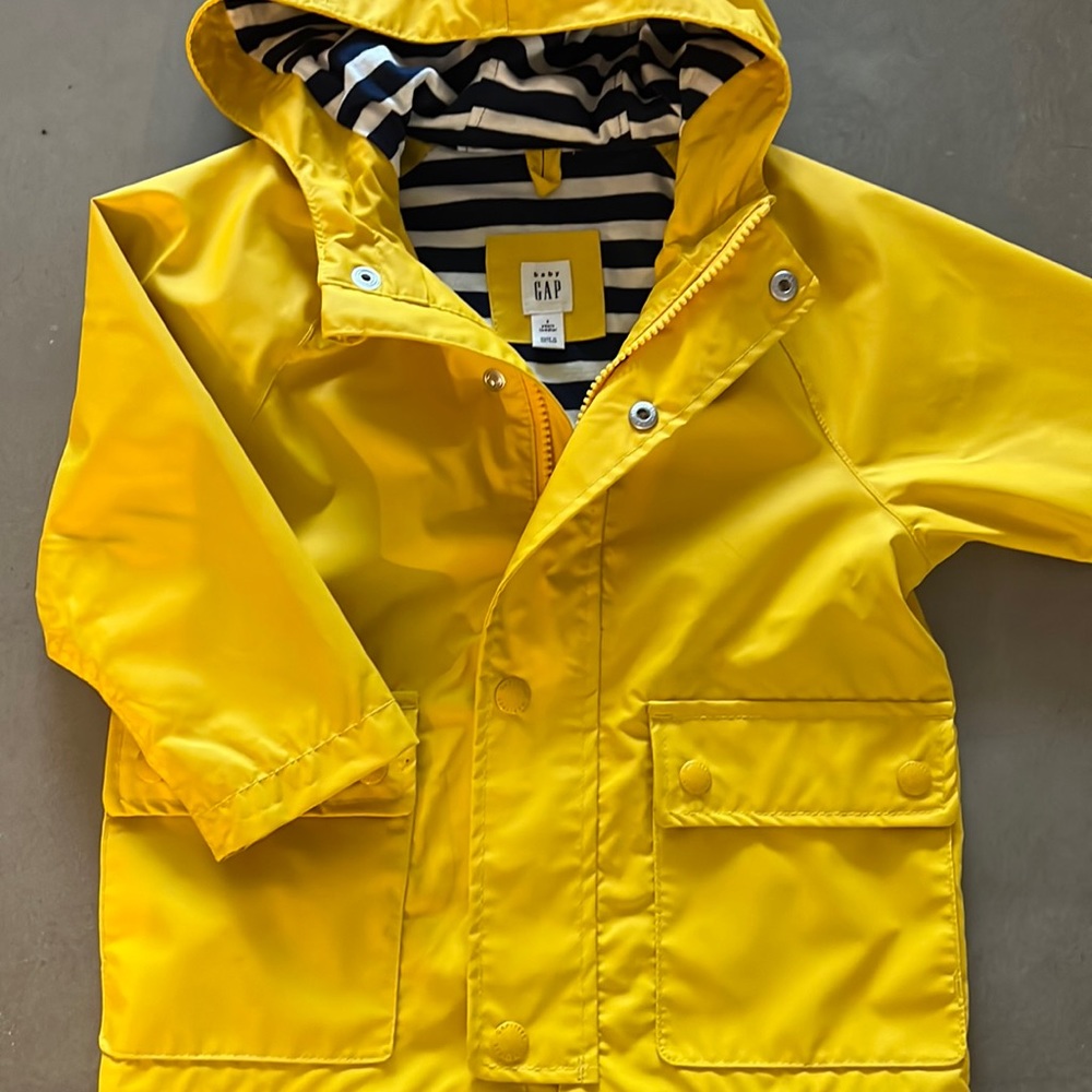 Gap toddler raincoat
